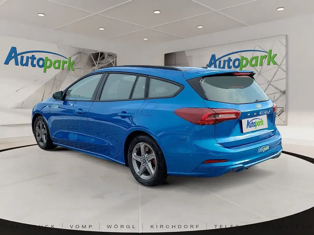 Ford Focus - Thumbnail 3