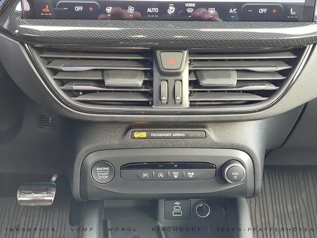 Ford Focus - Thumbnail 6