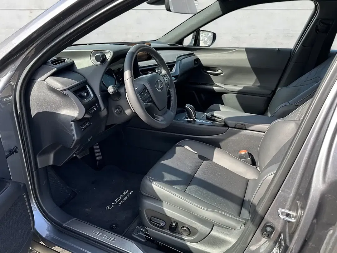 Lexus UX 300e - Thumbnail 10