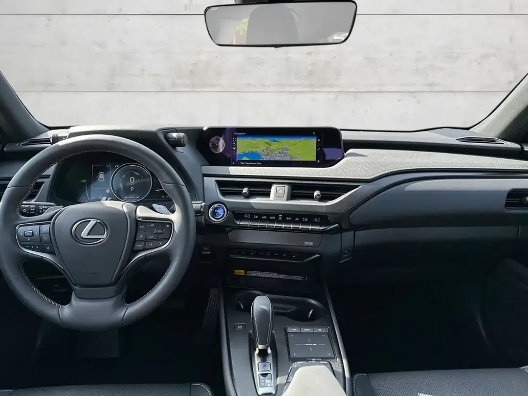 Lexus UX 300e - Thumbnail 11