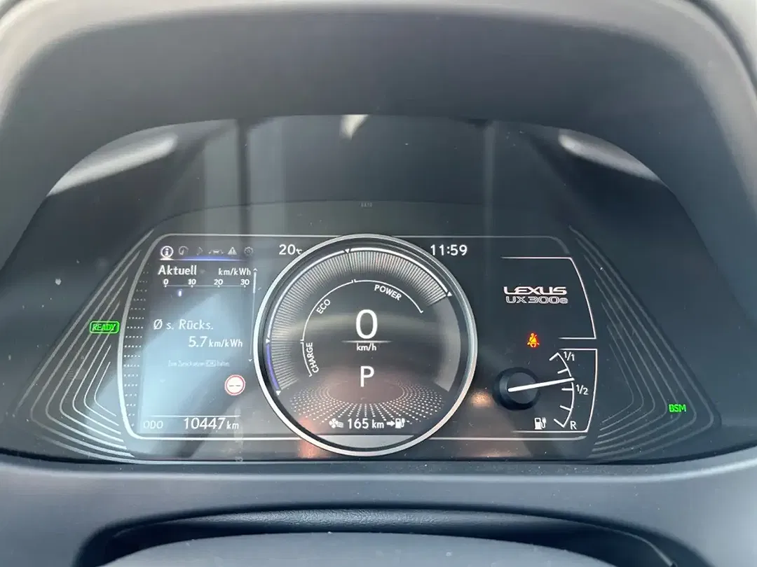 Lexus UX 300e - Thumbnail 13