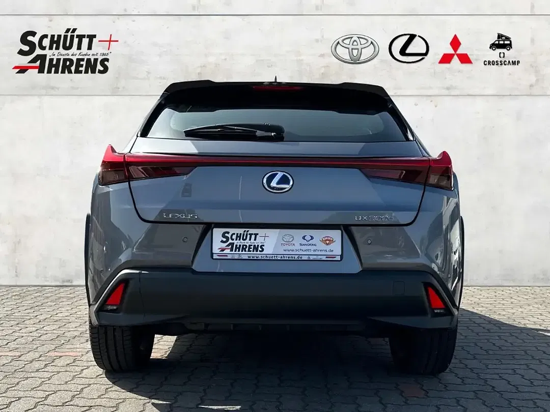 Lexus UX 300e - Thumbnail 5