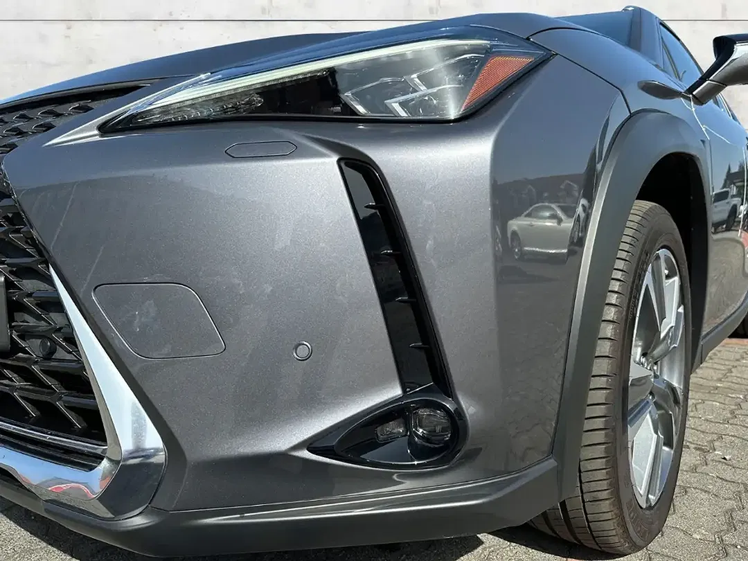 Lexus UX 300e - Thumbnail 6