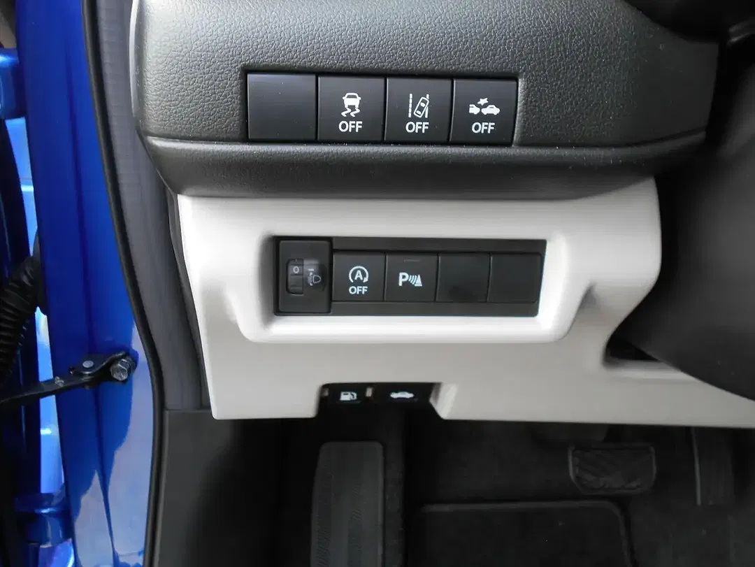 Suzuki Swift - Thumbnail 12