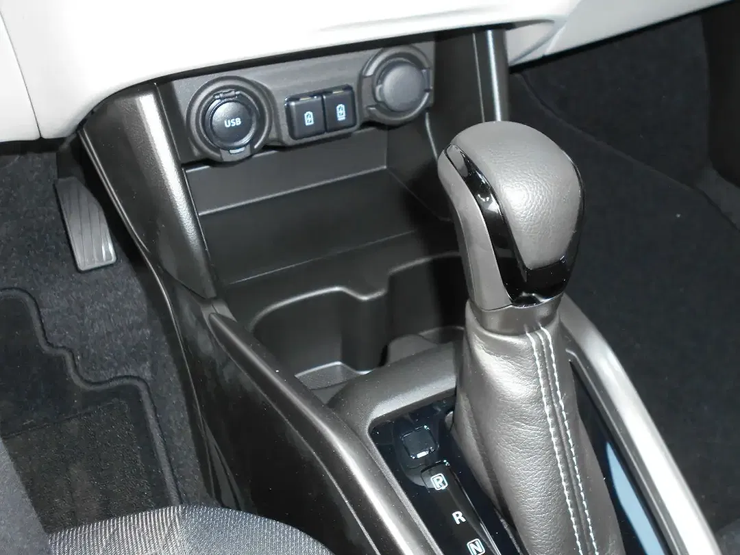 Suzuki Swift - Thumbnail 14