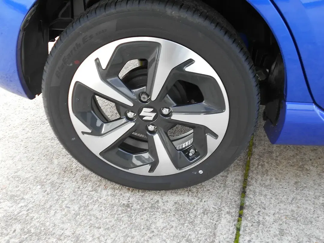 Suzuki Swift - Thumbnail 6