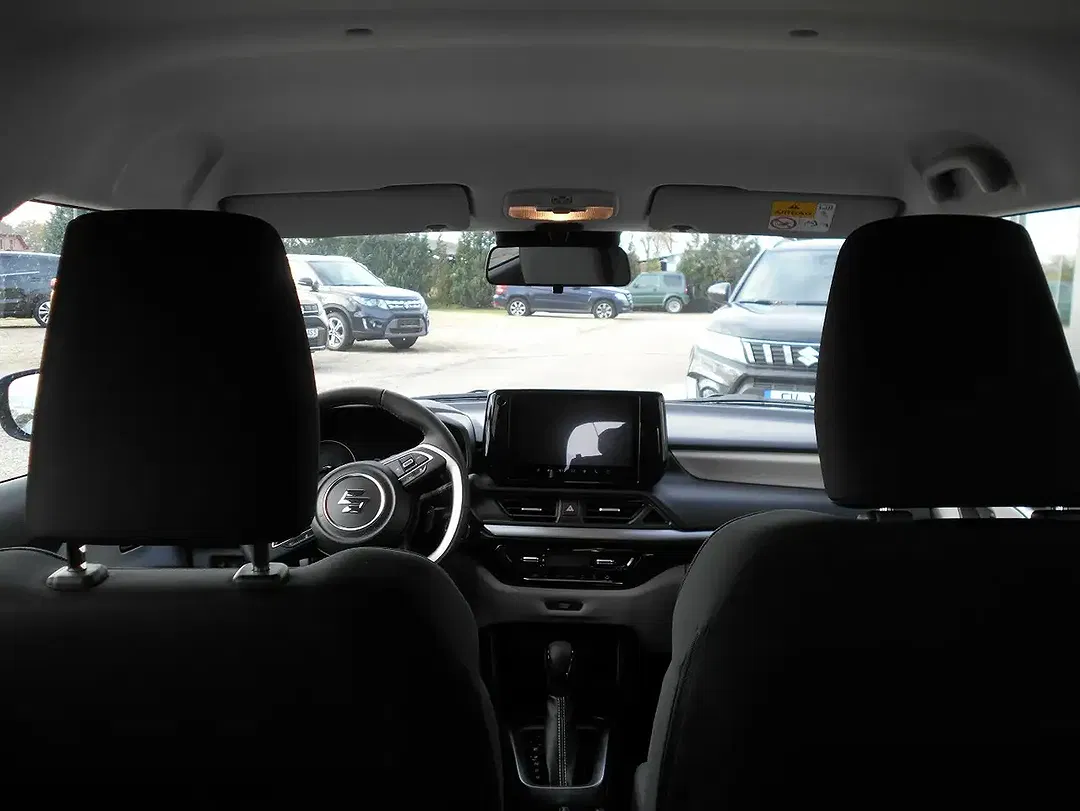 Suzuki Swift - Thumbnail 8