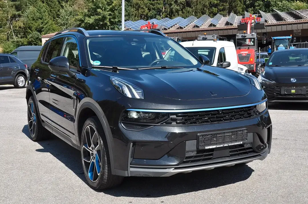 Lynk & Co 01 - Thumbnail 3