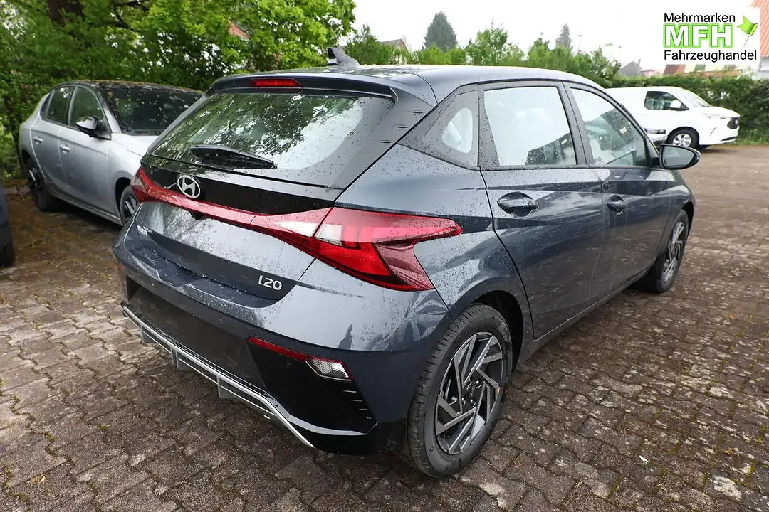 Hyundai i20 - Thumbnail 2