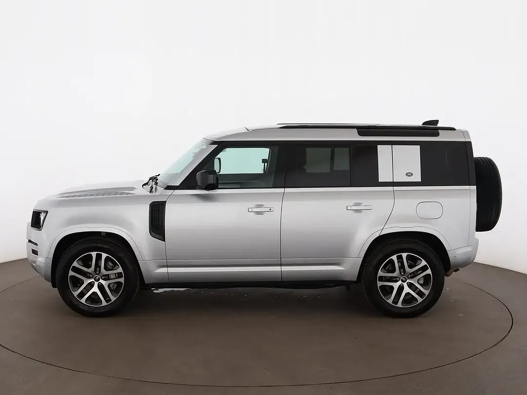 Land Rover Defender - Thumbnail 3