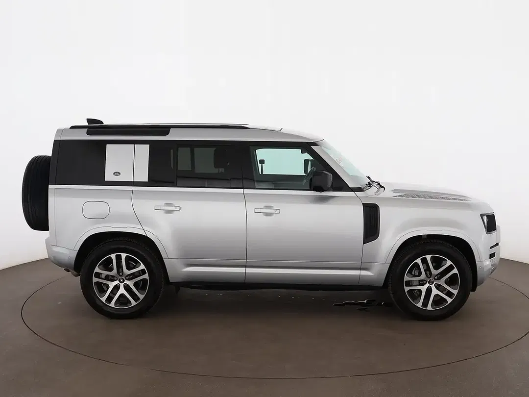 Land Rover Defender - Thumbnail 7