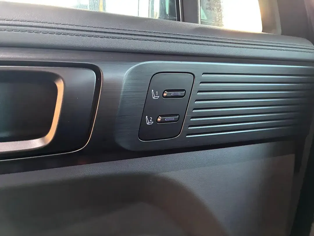 Hyundai SANTA FE - Thumbnail 25