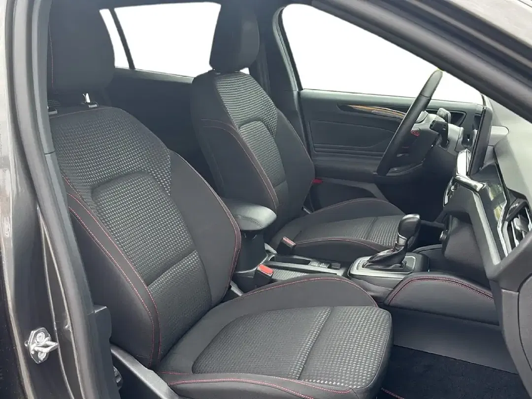 Ford Focus - Thumbnail 15
