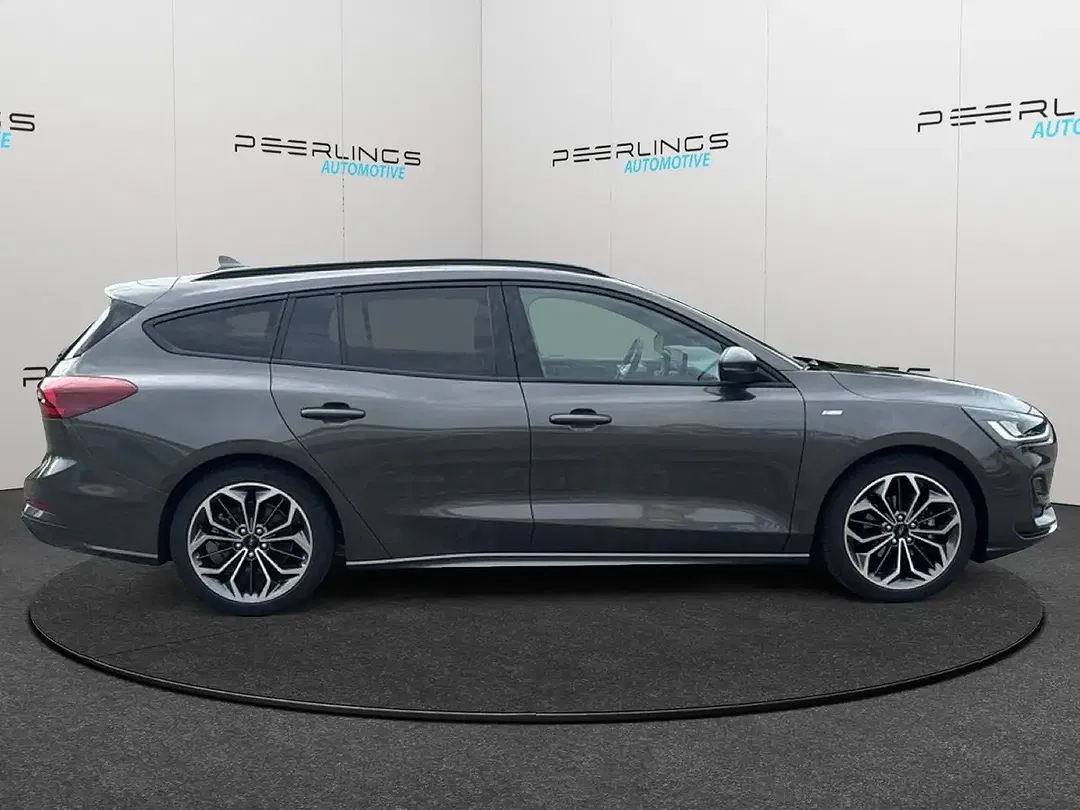 Ford Focus - Thumbnail 8