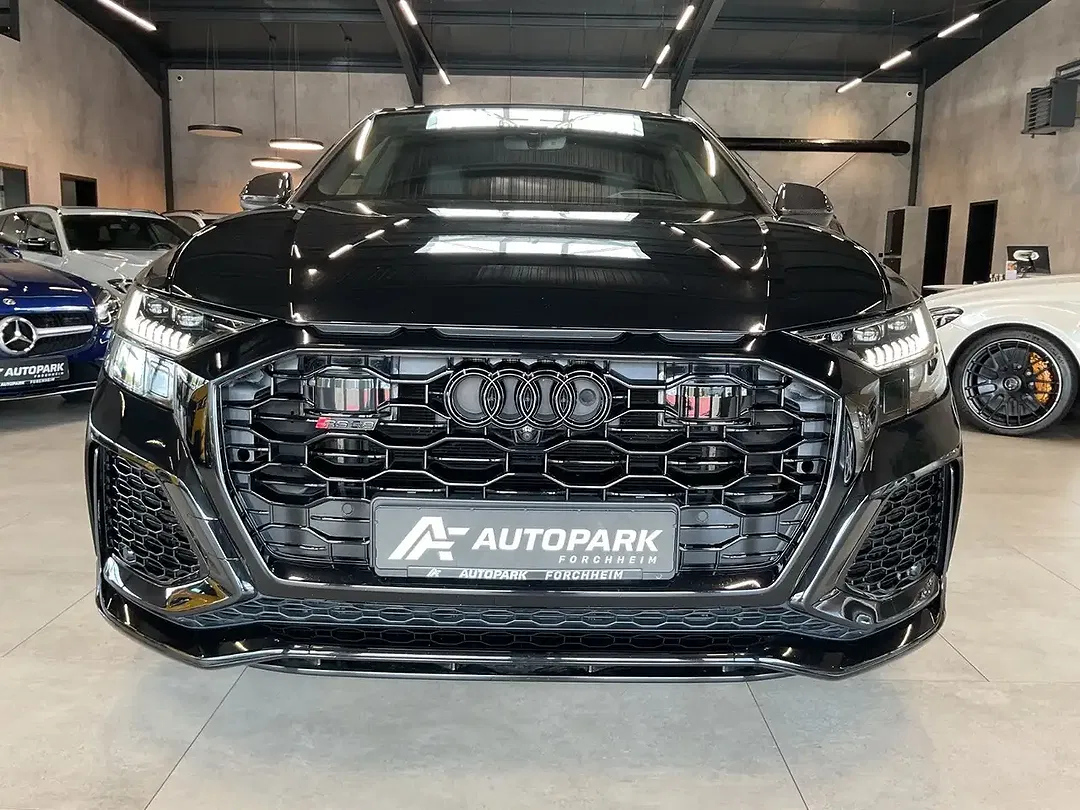Audi RS Q8 - Thumbnail 3