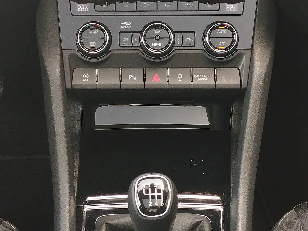Skoda Karoq - Thumbnail 14