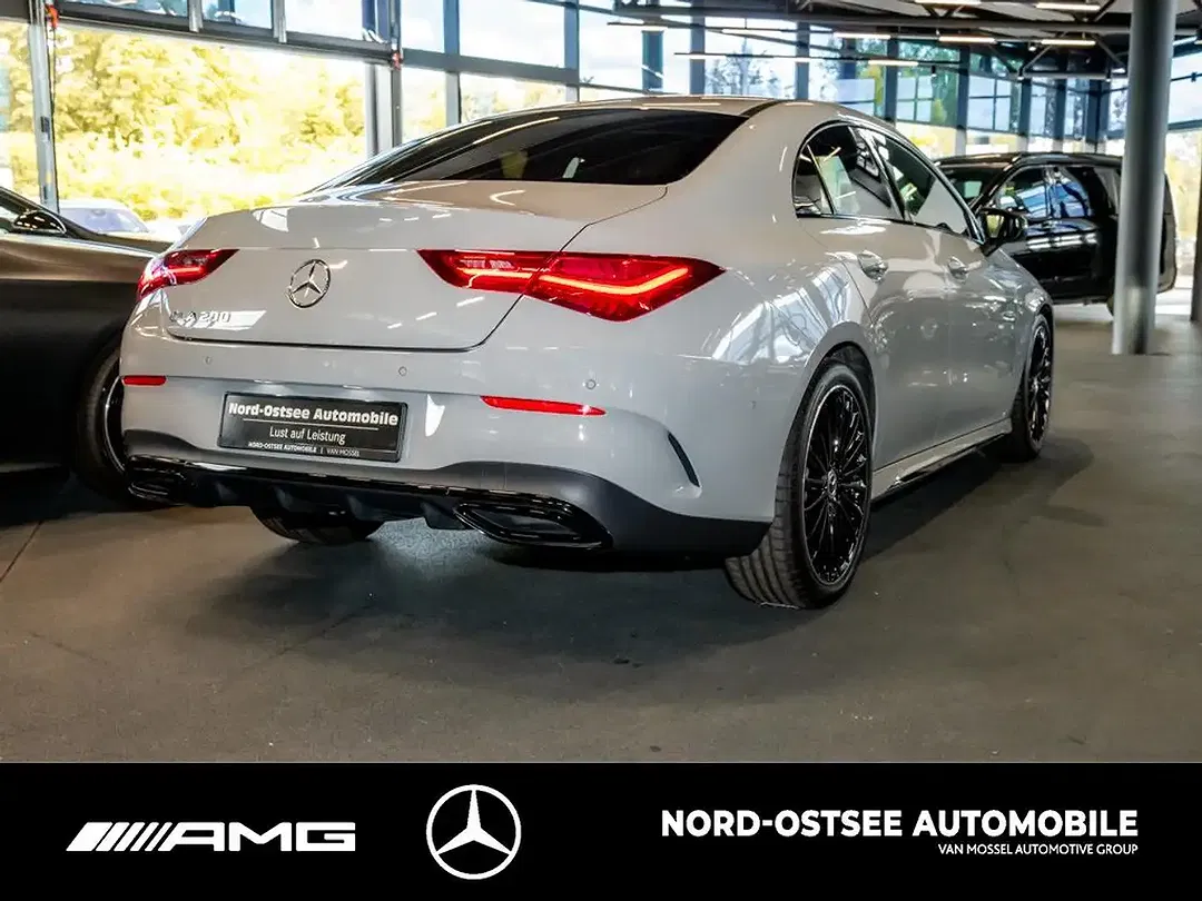 Mercedes-Benz CLA 200 - Thumbnail 4