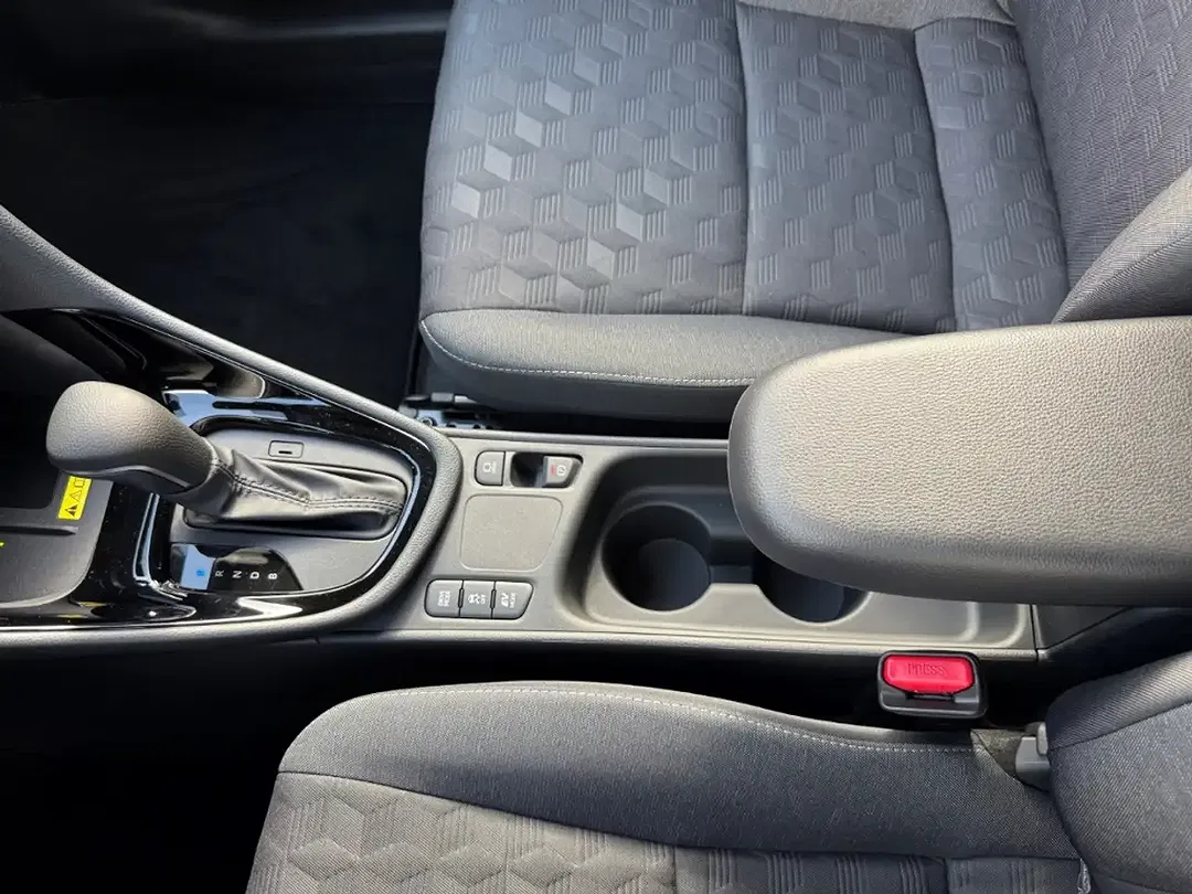 Toyota Yaris - Thumbnail 14