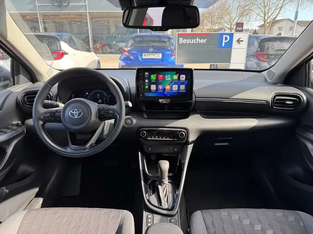 Toyota Yaris - Thumbnail 8