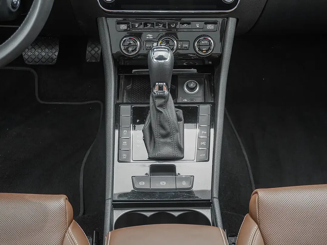 Skoda Superb - Thumbnail 15