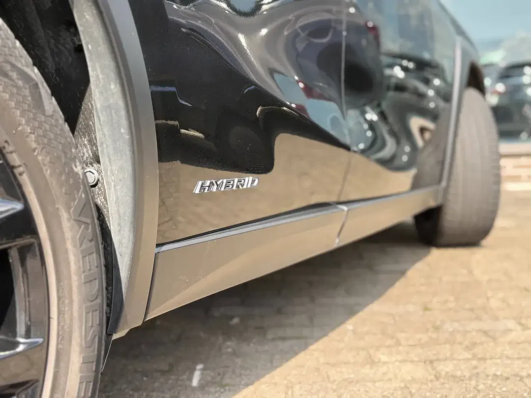 Lexus UX 250h - Thumbnail 15
