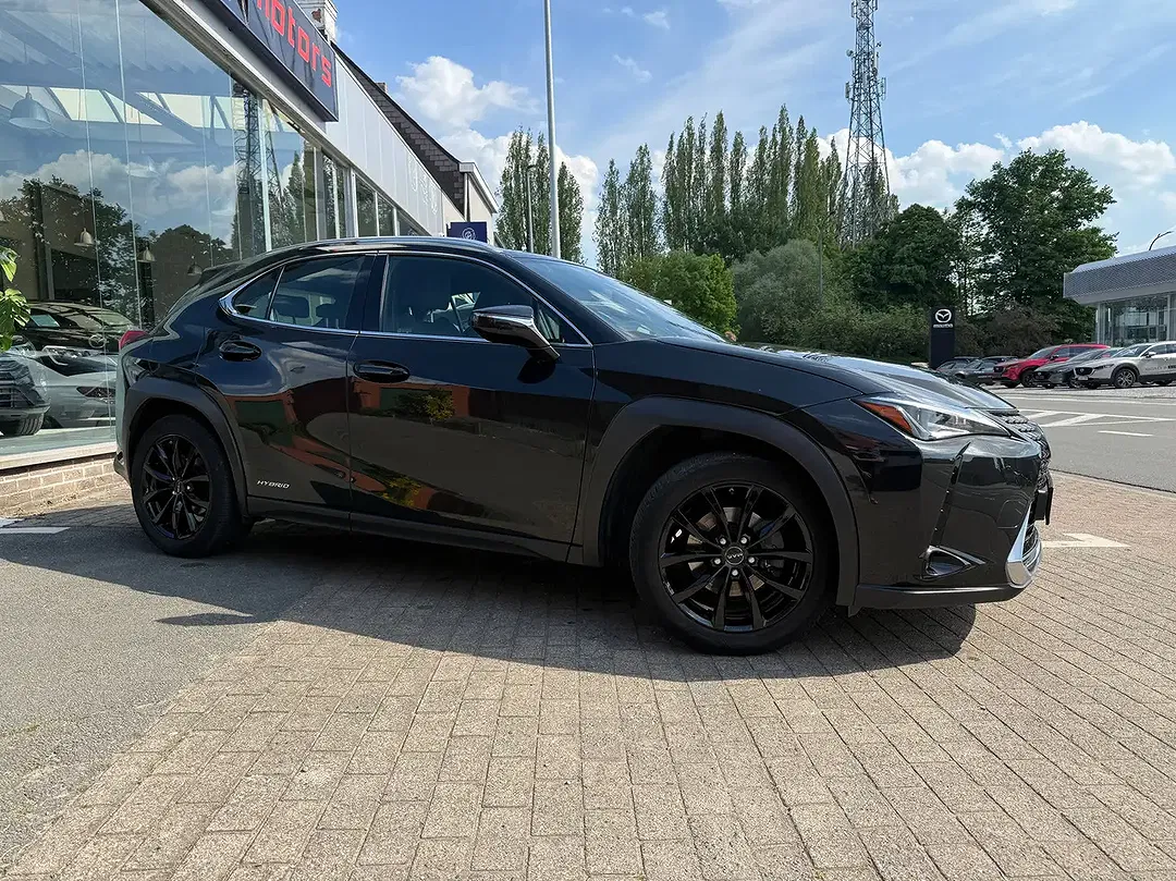 Lexus UX 250h - Thumbnail 3