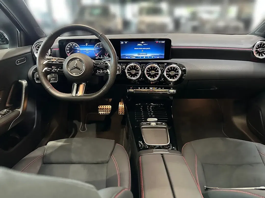 Mercedes-Benz A 200 - Thumbnail 9