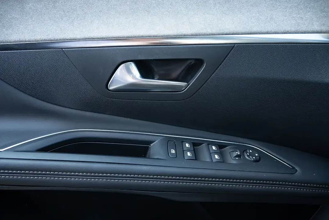 Peugeot 3008 - Thumbnail 11
