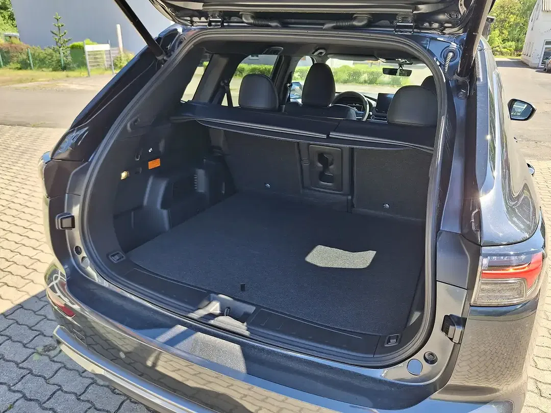 Mitsubishi Outlander - Thumbnail 11