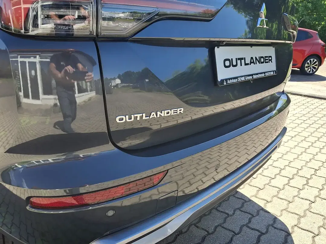 Mitsubishi Outlander - Thumbnail 5