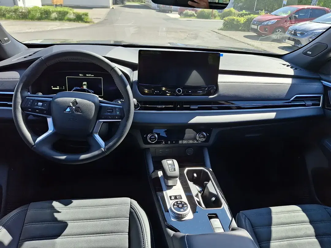Mitsubishi Outlander - Thumbnail 7