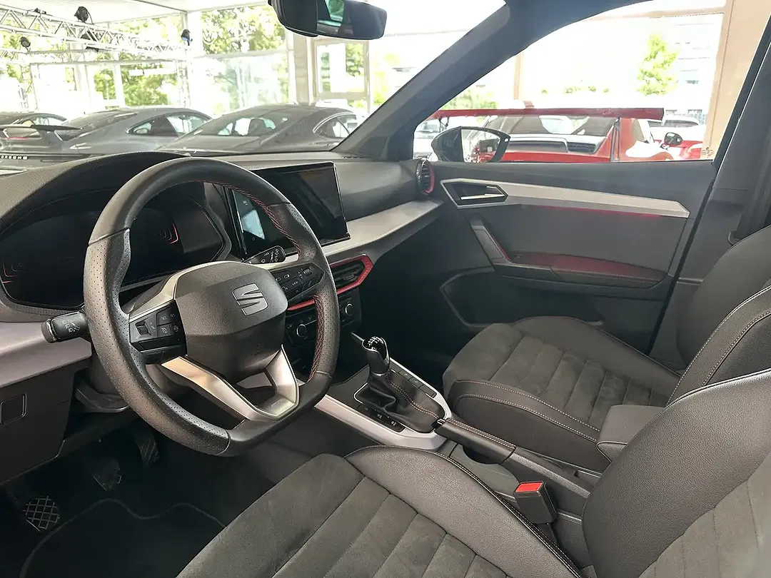SEAT Arona - Thumbnail 11