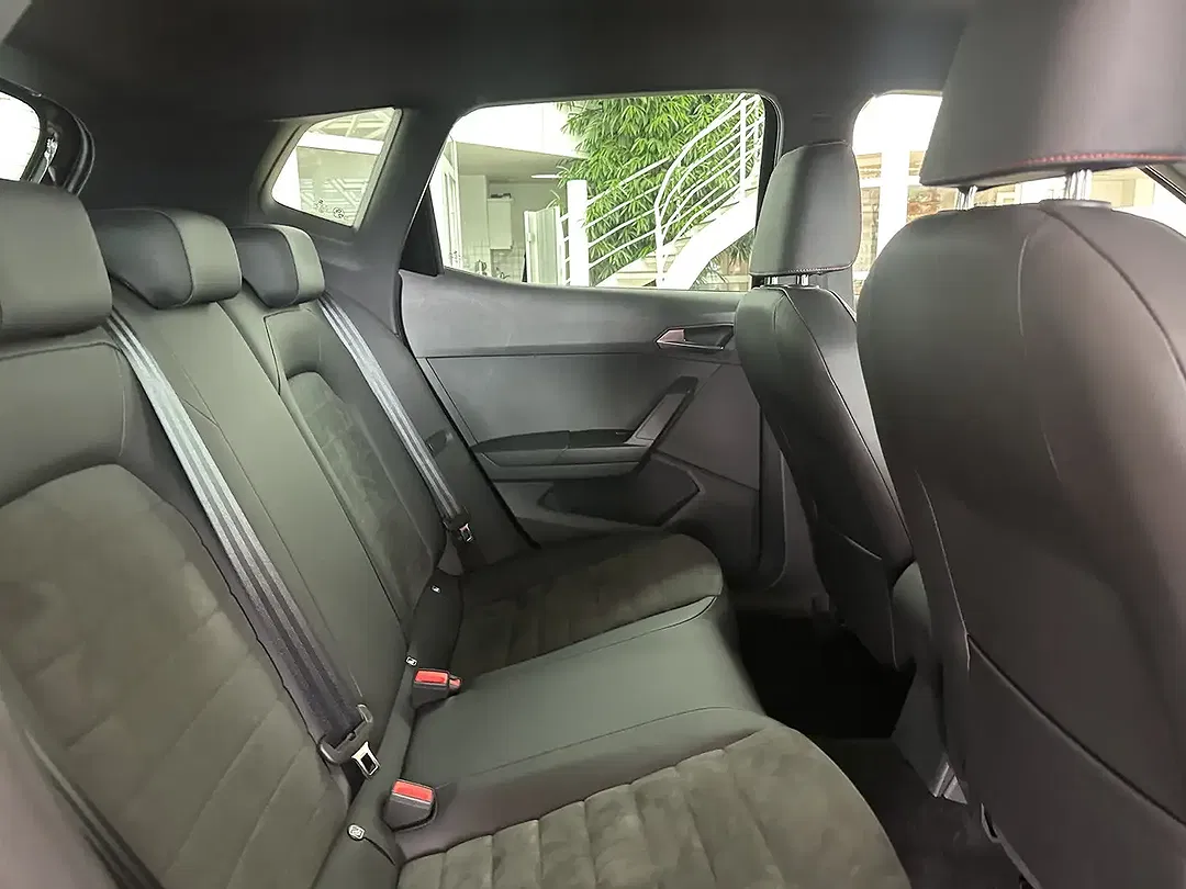 SEAT Arona - Thumbnail 13