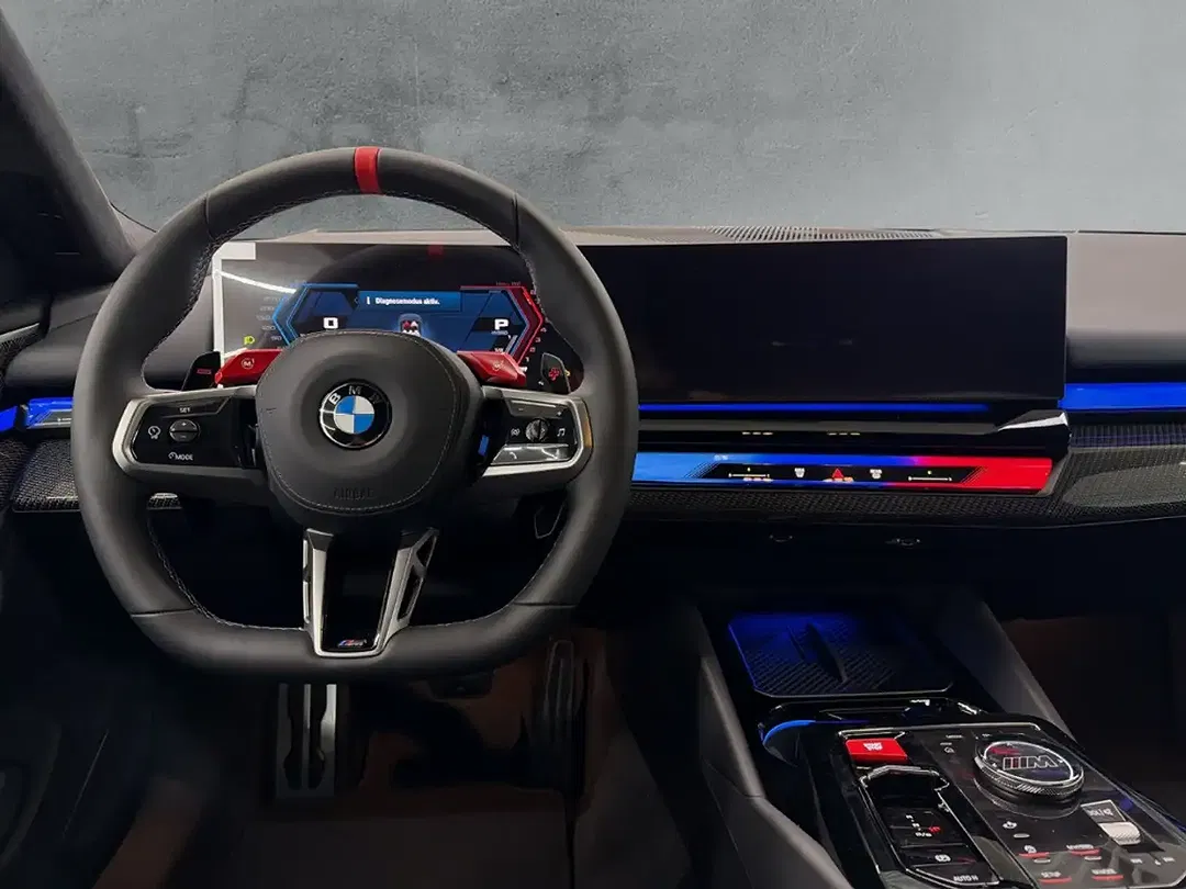 BMW M5 - Thumbnail 10