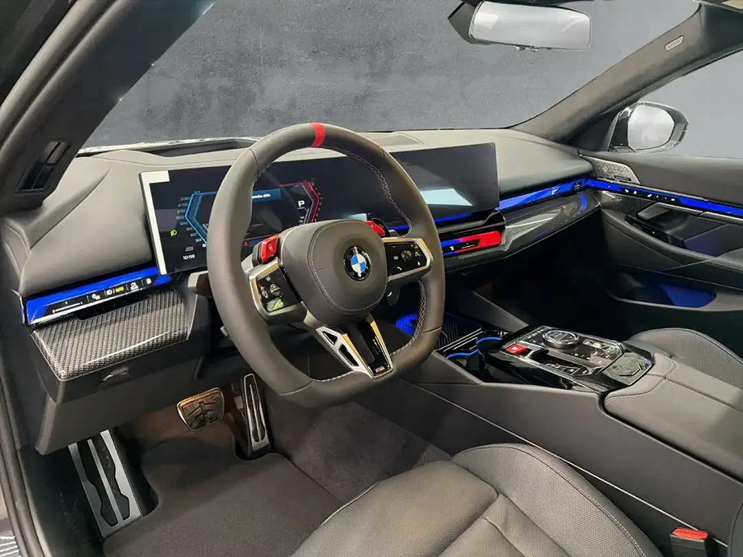 BMW M5 - Thumbnail 9