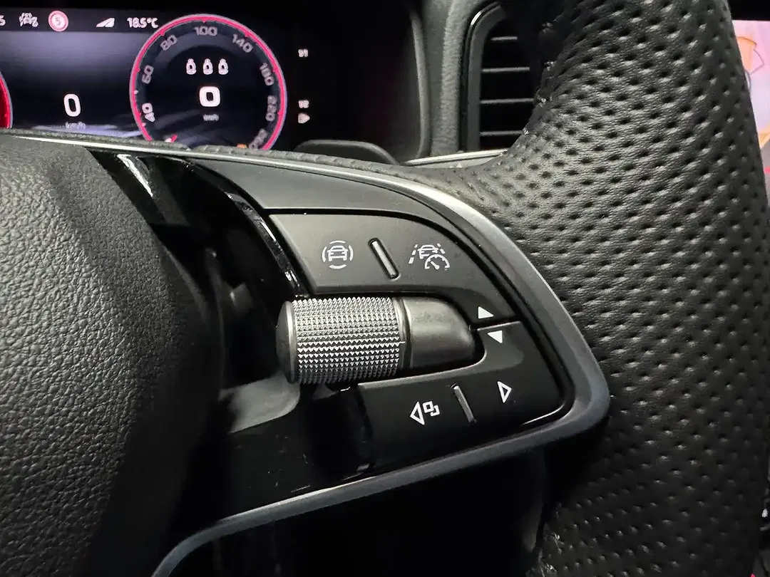Skoda Karoq - Thumbnail 15