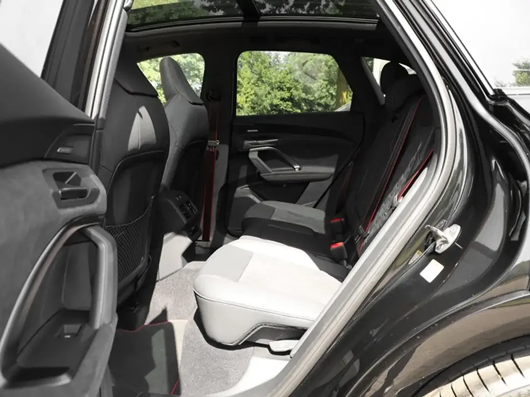 Audi Q5 - Thumbnail 3