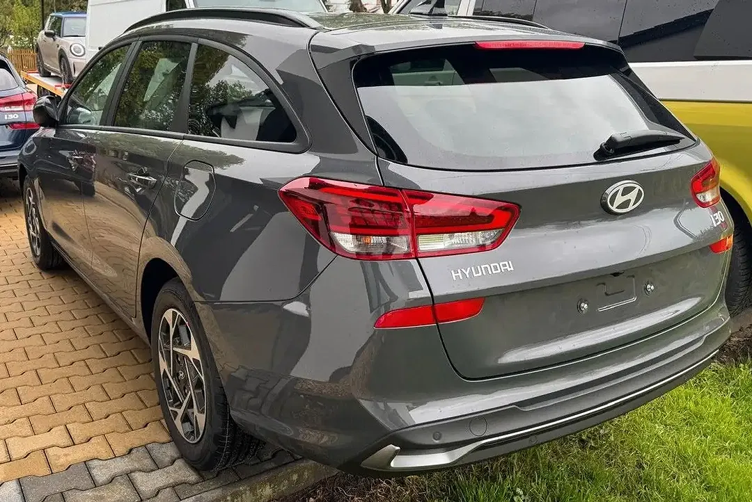Hyundai i30 - Thumbnail 2