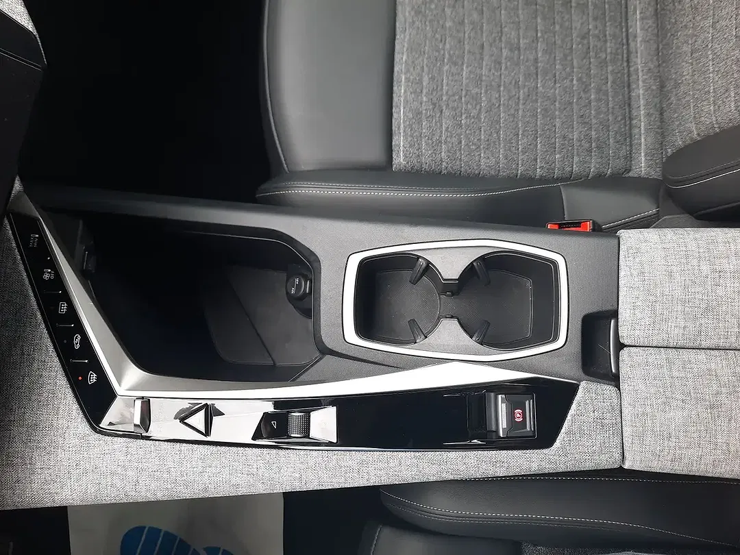 Peugeot 5008 - Thumbnail 25