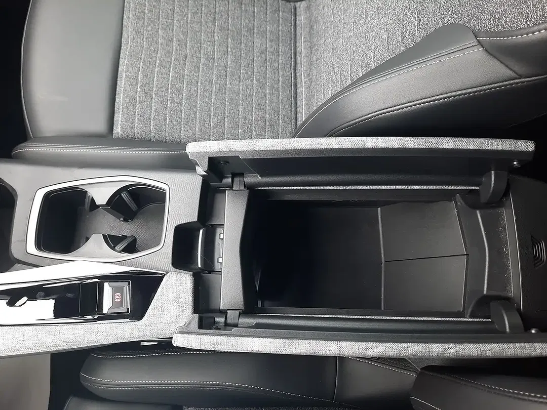 Peugeot 5008 - Thumbnail 26