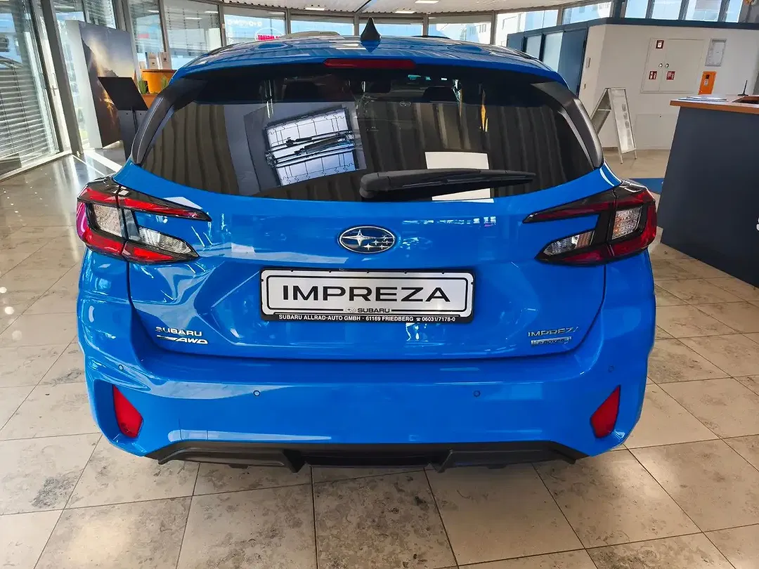 Subaru Impreza - Thumbnail 4
