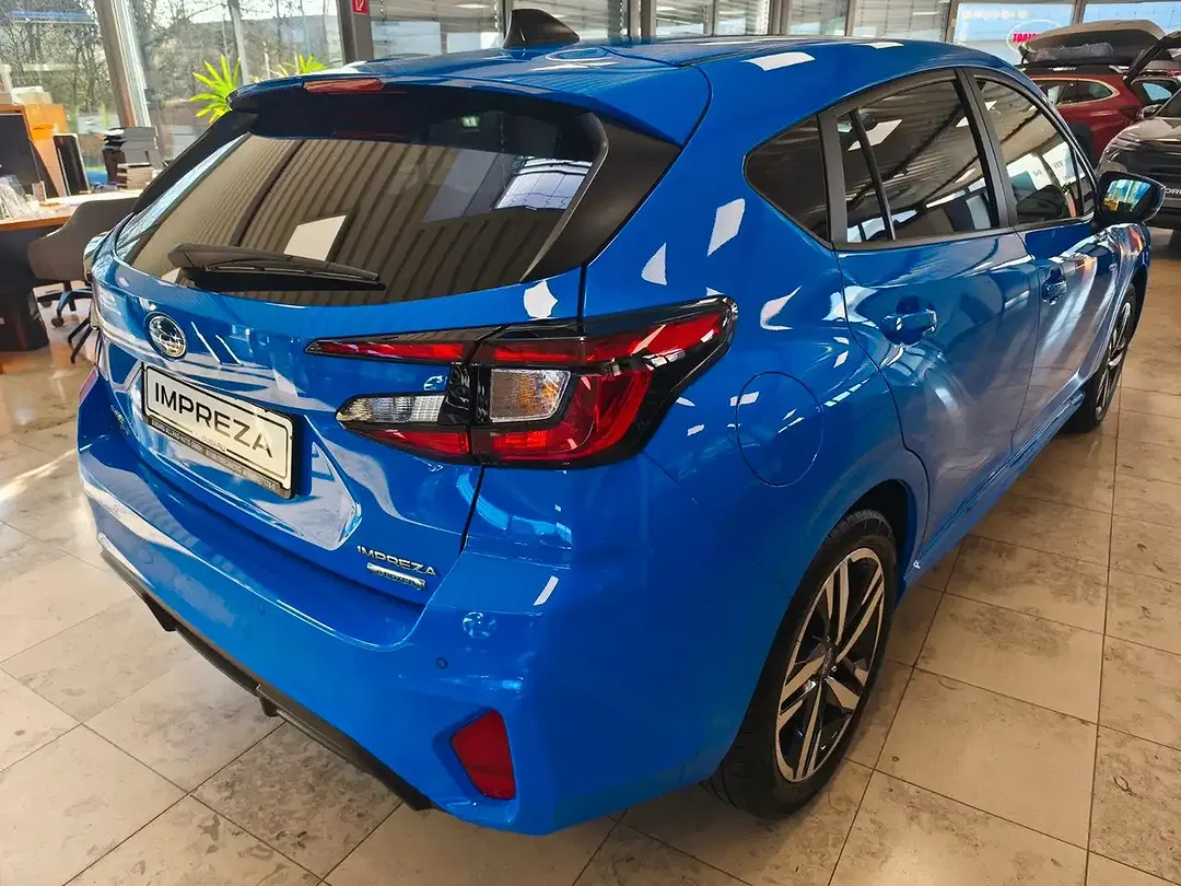 Subaru Impreza - Thumbnail 5
