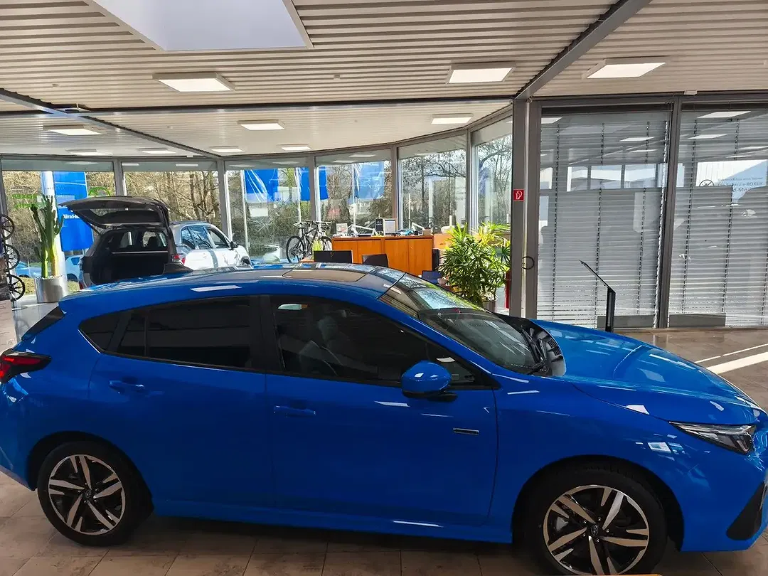 Subaru Impreza - Thumbnail 6