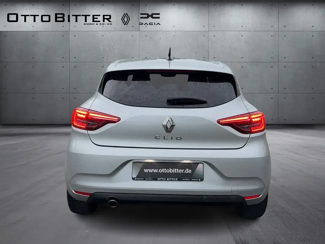 Renault Clio - Thumbnail 3