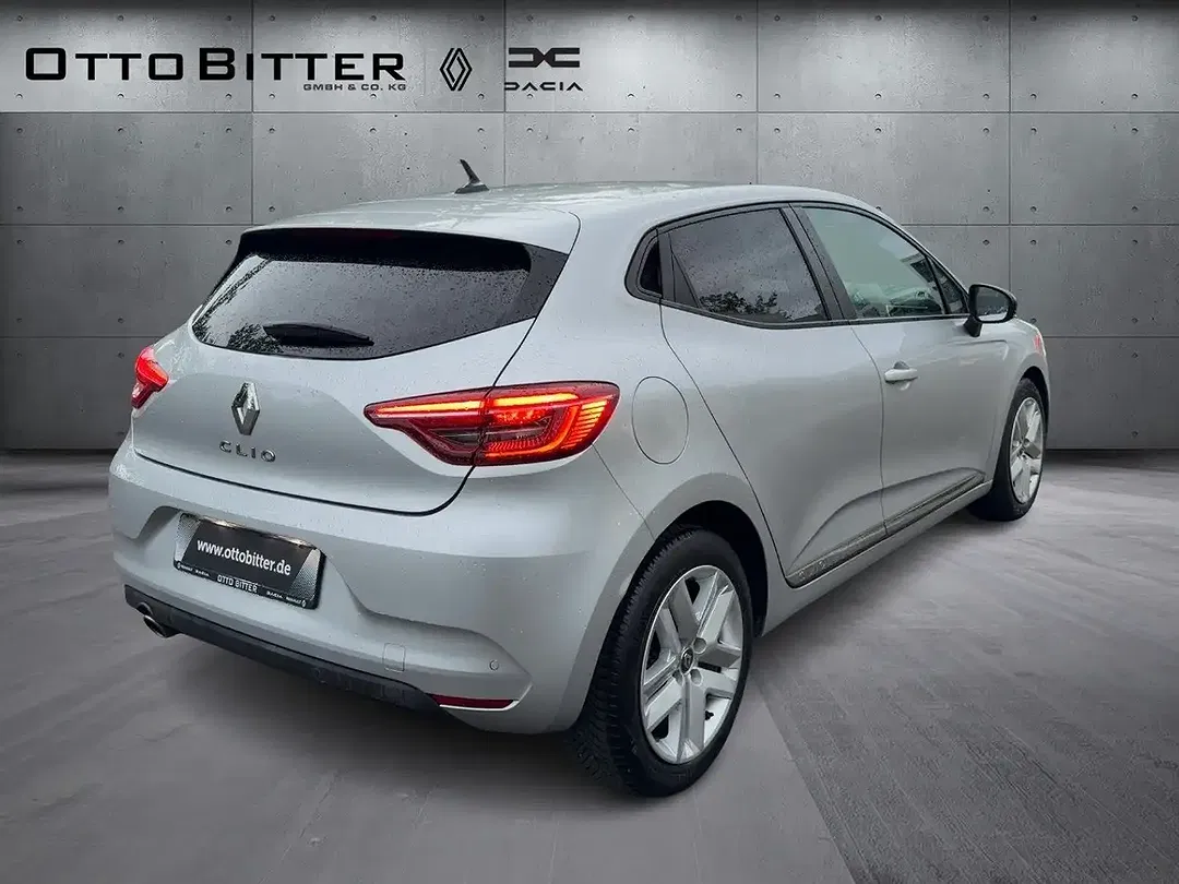 Renault Clio - Thumbnail 4