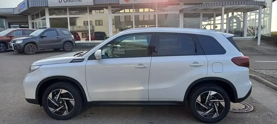 Suzuki Vitara - Thumbnail 12