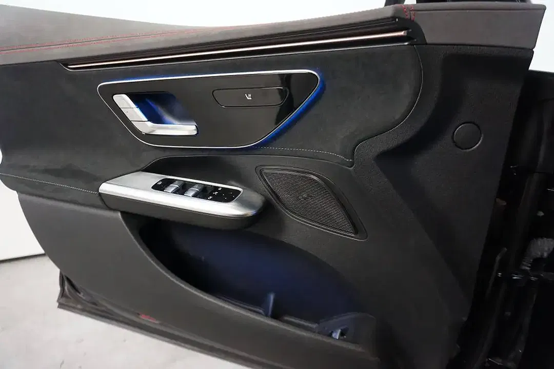 Mercedes-Benz EQE 350 - Thumbnail 9