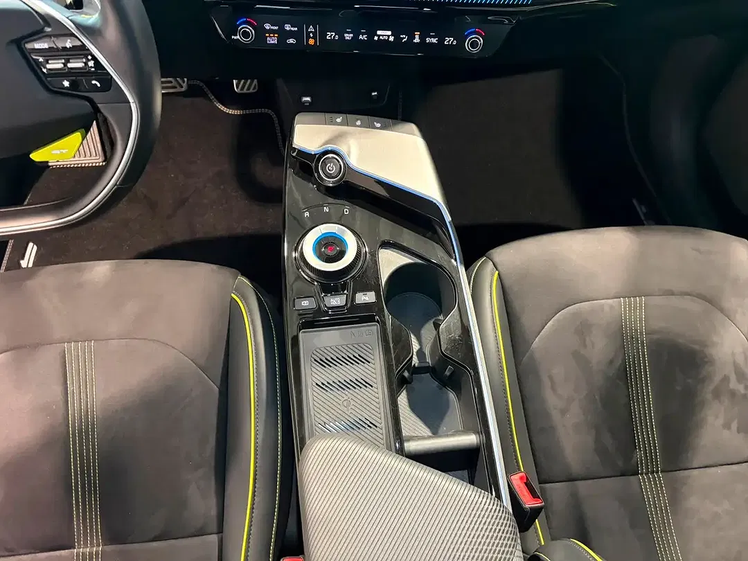 Kia EV6 - Thumbnail 12