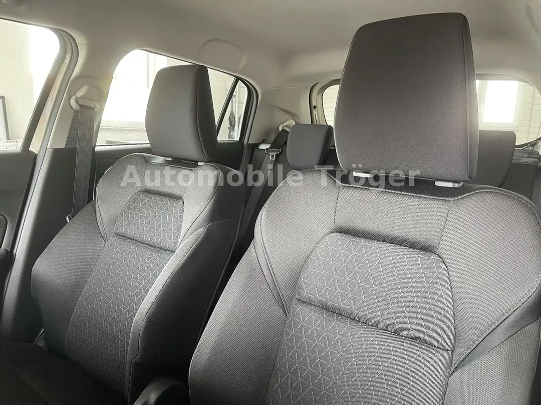 Suzuki Swift - Thumbnail 11