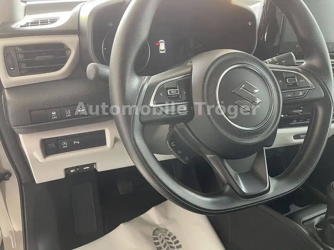 Suzuki Swift - Thumbnail 14
